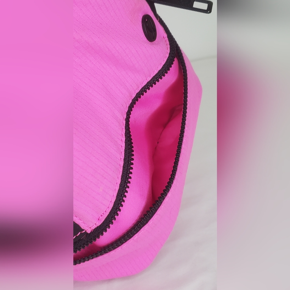 Lululemon 9"x9"inch Micro Pink/black Women's BackpackCity Adventurer - Picture 12 of 15